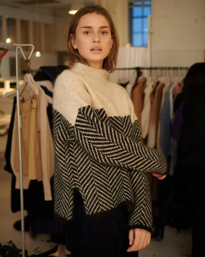 Solana | Wool Turtleneck Long Sleeve Knit Sweater