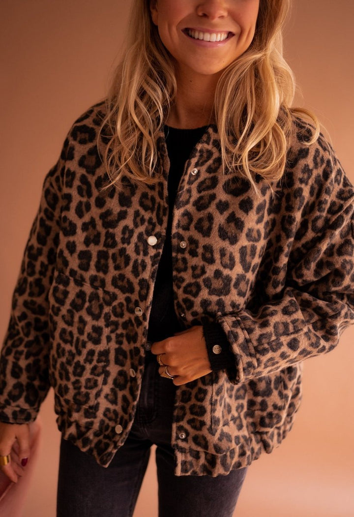 Eleanor | Oversized Leopard Print Snap-Button Quilted Jacket