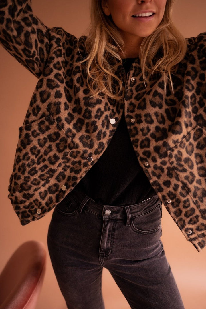 Eleanor | Oversized Leopard Print Snap-Button Quilted Jacket