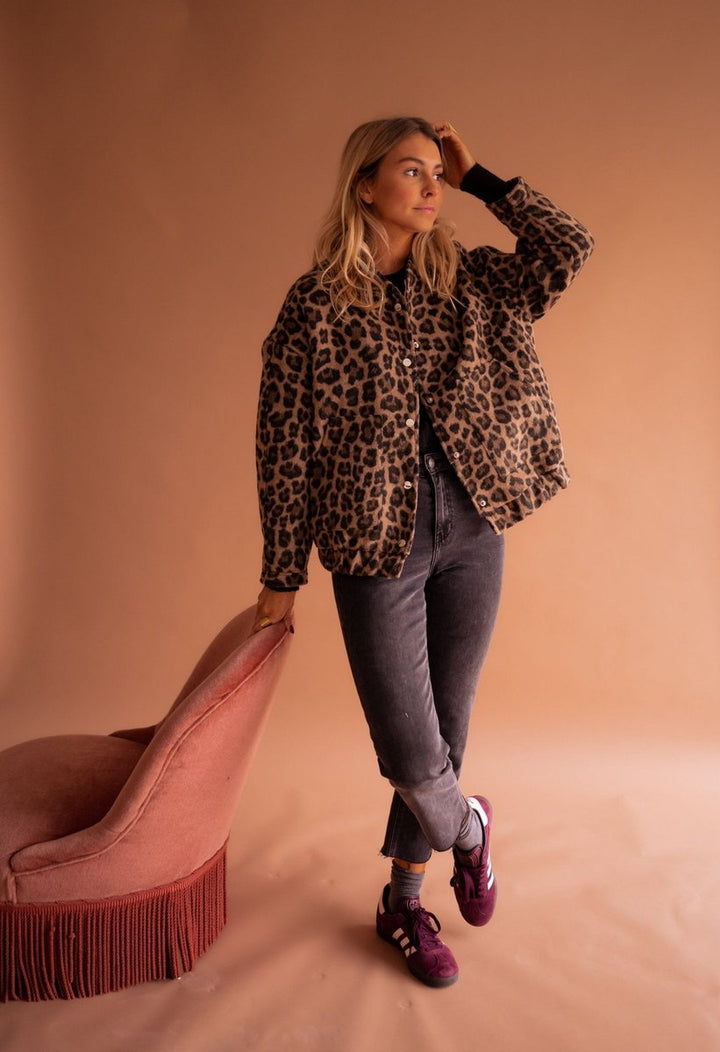 Eleanor | Oversized Leopard Print Snap-Button Quilted Jacket