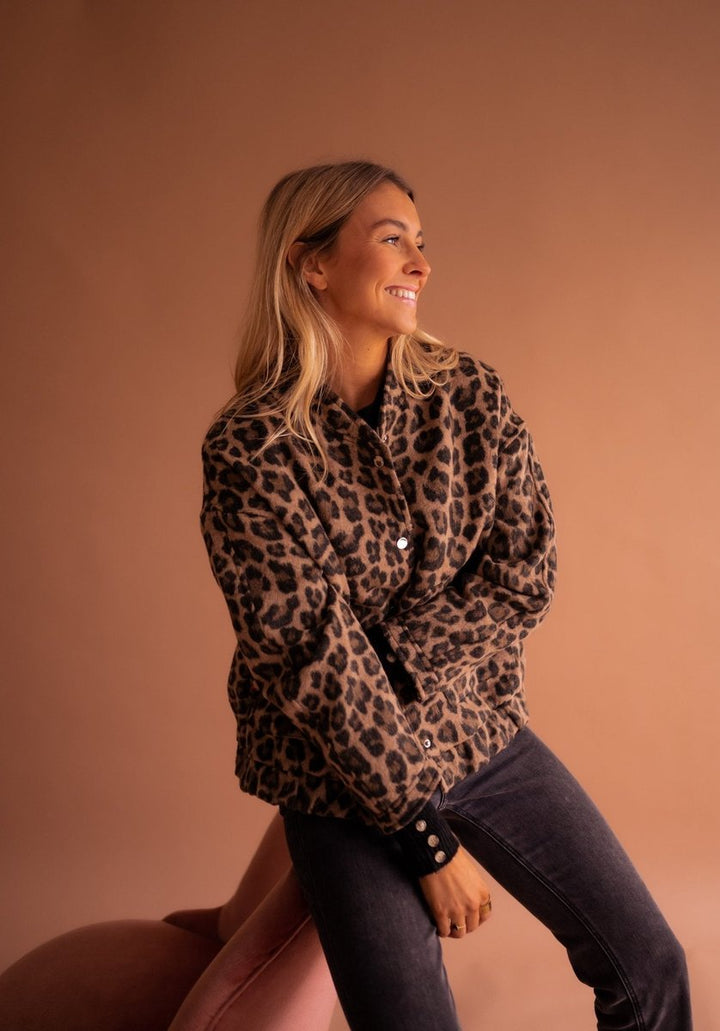 Eleanor | Oversized Leopard Print Snap-Button Quilted Jacket
