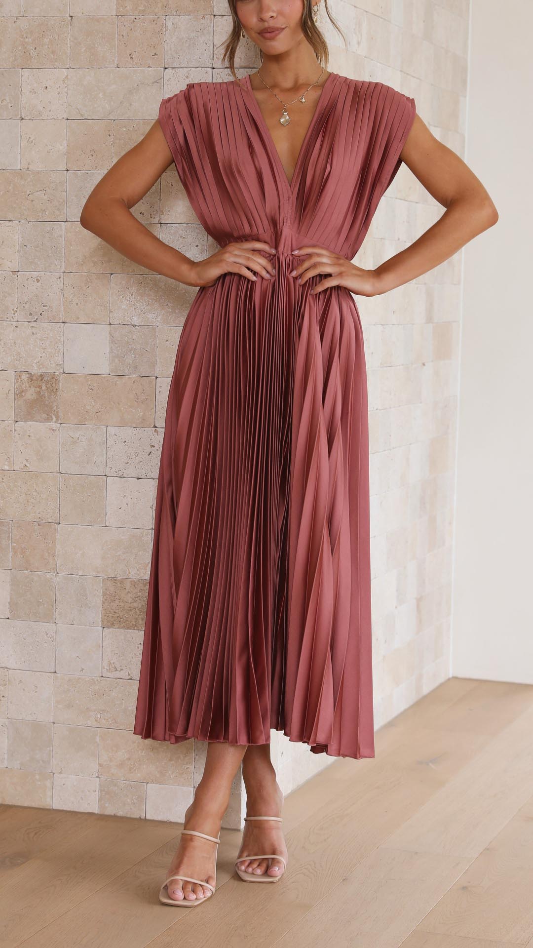 Kaitlyn | Wedding Guest V-Neck Midi Dress