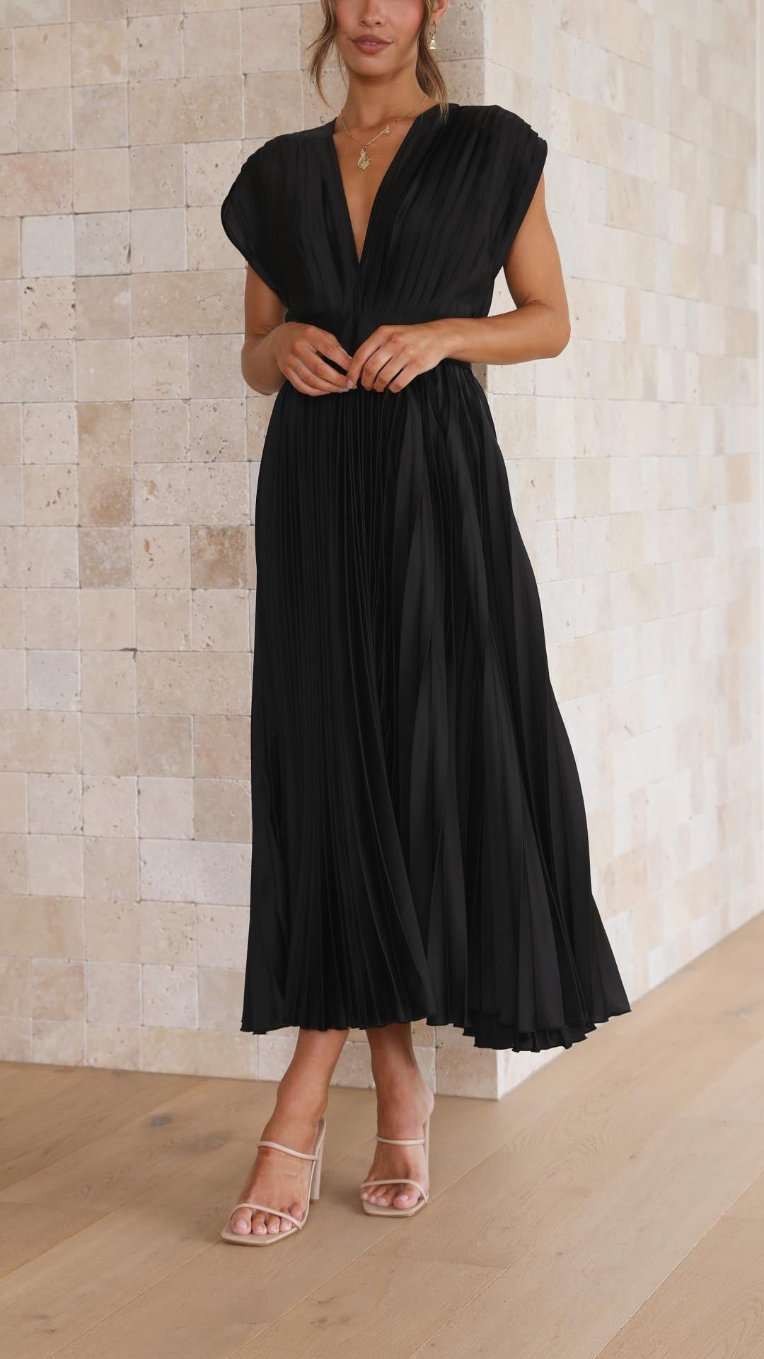 Kaitlyn | Wedding Guest V-Neck Midi Dress