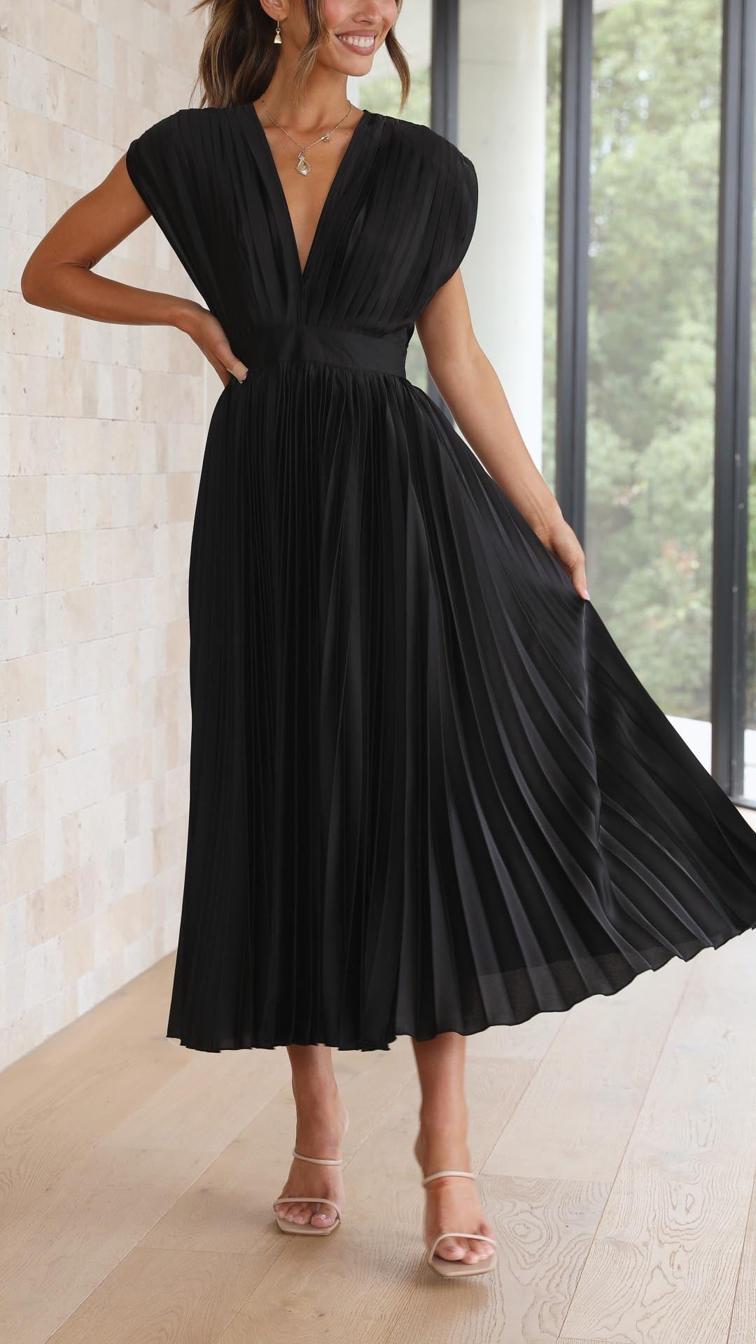 Kaitlyn | Wedding Guest V-Neck Midi Dress