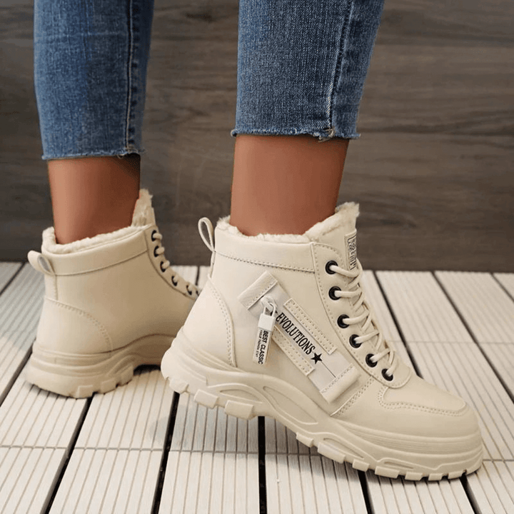 Breezy | Fleece-Lined Interior Lace-Up Ankle Snow Boots